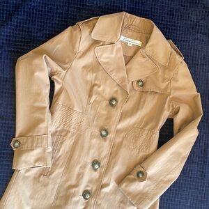 Kenneth Cole women’s tan trench coat size Medium